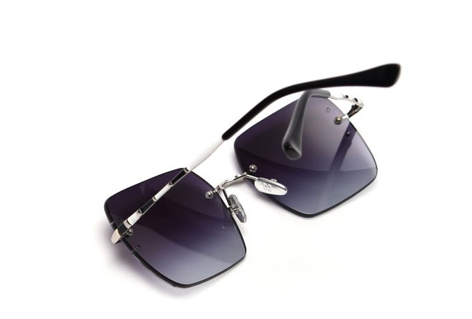 UV400 Gradient Rimless Sunglasses Fashion Rivets Square Polarized Sunglasses 2