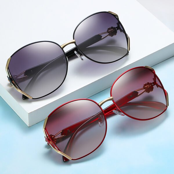 Four Leaf Clover Elegant Glass Lens Metal Frame Polarized Sunglasses Diamond Studded_main product